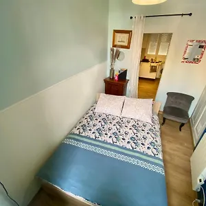 En Rez-de-chaussé, De 21m 2 Appartamento