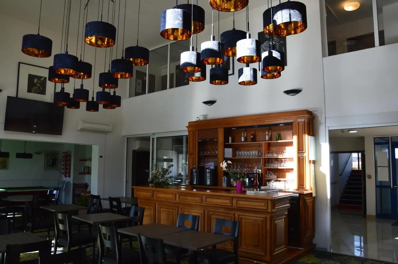 Отель The Originals City Hotel, Aeroport Бове